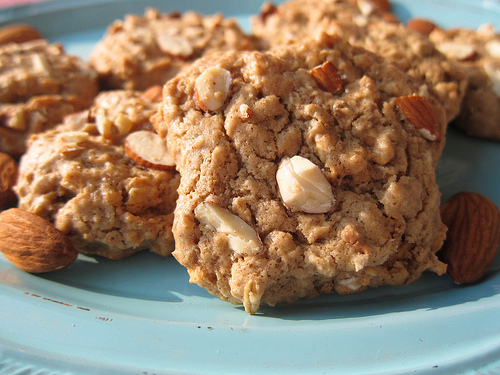 Almond Oatmeal Cookies